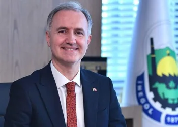 Üniversite öğrencilerine eğitim yardımı