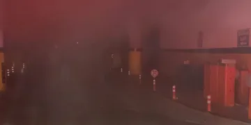 Rize kent meydanındaki otoparkta yangın paniği