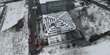 Arnavutköy’de plastik fabrikasında yangın