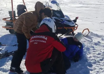 Uludağ’da mahsur kalan vatandaşlara JAK timi müdahale etti