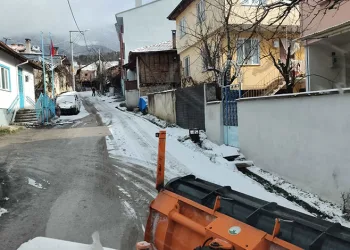 Osmangazi’nin yüksek kesimlerinde kar nöbeti