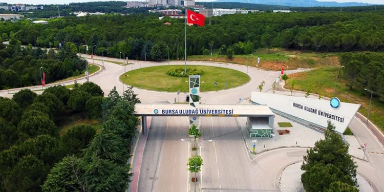 BUÜ, projeleriyle zirveye koşuyor