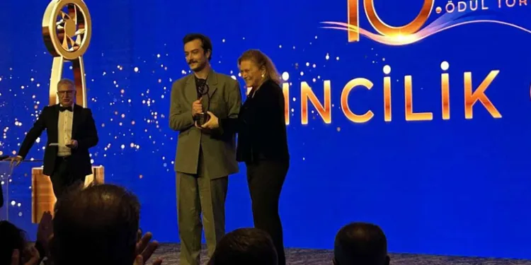Sabancı Vakfı’ndan Bursalı Emirhan Cangül’e birincilik ödülü