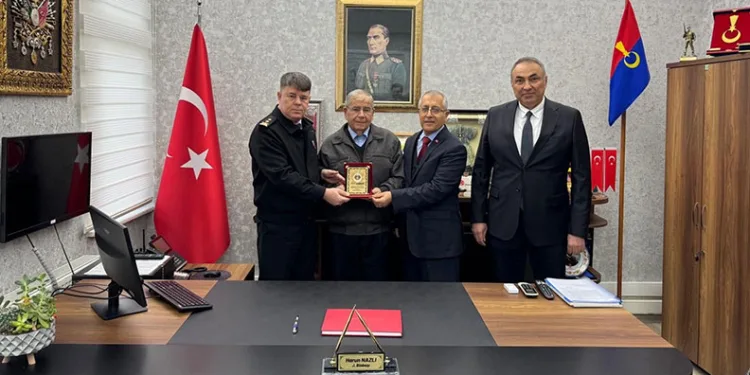 İnegöllü çiftçi 70 milyonluk mal varlığını jandarmaya bağışladı