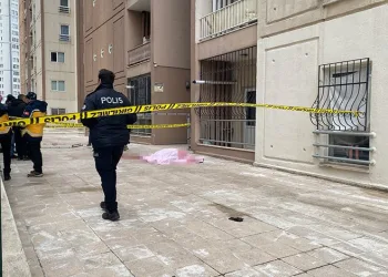 Bursa’da kiralamak istediği 17. kattaki daireden düştü
