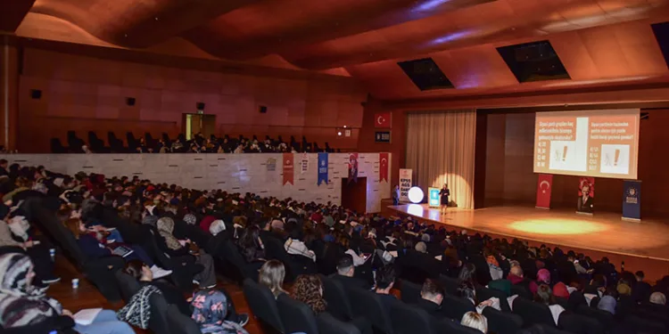 Gençler, büyükşehir ile KPSS’ye hazırlanıyor