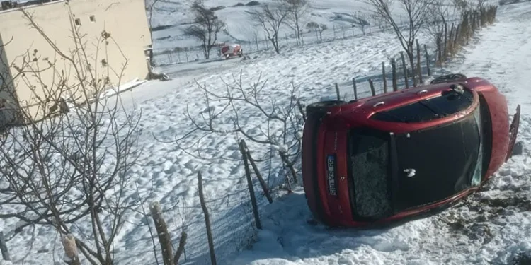 Samsun’da otomobil tarlaya yuvarlandı: 3 yaralı