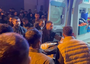 Havaya ateş açan komşu, gencin ölümüne neden oldu