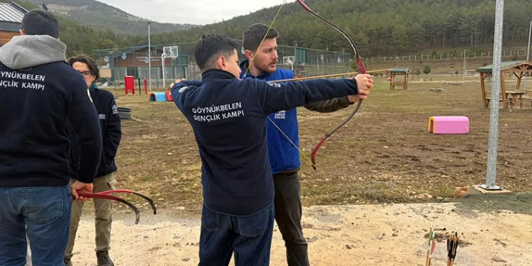Doğayla iç içe yarıyıl tatili kampı