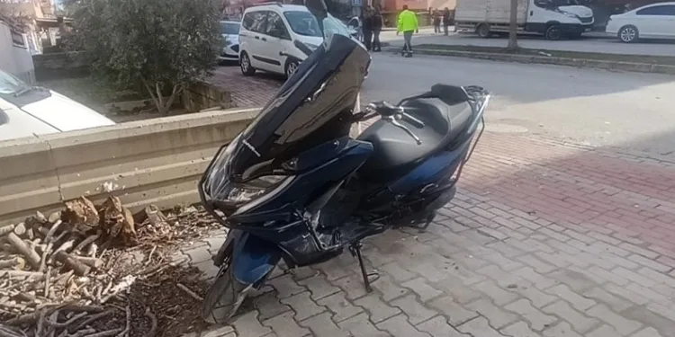 Antalya’da otomobille motosiklet çarpıştı: 1 yaralı