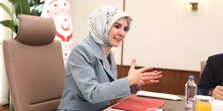 Doğum izni 24 haftaya çıkıyor