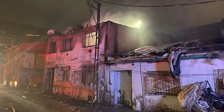 Bursa’da sobadan çıkan yangın evi küle çevirdi
