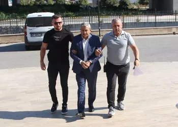 Tartıştığı meclis üyesini öldürdü