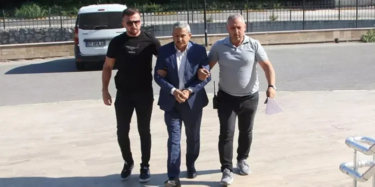 Tartıştığı meclis üyesini öldürdü