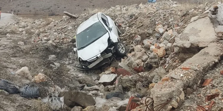 Diyarbakır’da feci kaza: Kamyonete çarptı, hayatını kaybetti