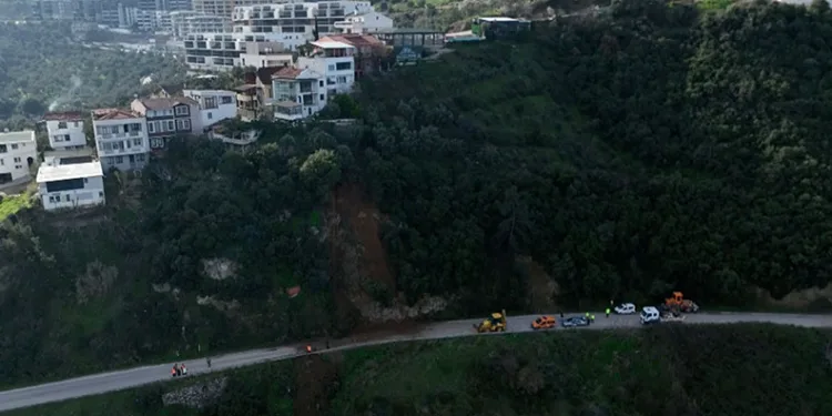 Bursa’da heyelan bölgesi temizlendi