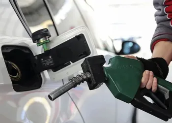Gece yarısı benzine zam geldi