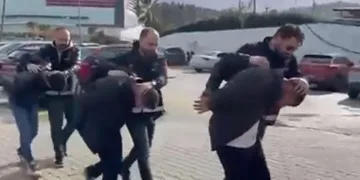 Sakarya’da kaçakçılara jandarma operasyonu: 3 ilçede 5 şüpheli gözaltına alındı