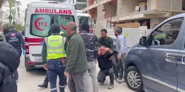 Çanakkale’de yanan araç bomba gibi patladı