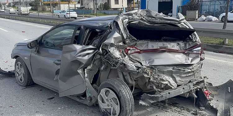 Batman’da seyir halindeki kamyonet alev aldı