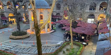 İlkokulda veliler kitap okuma yarışmasında ter döktü