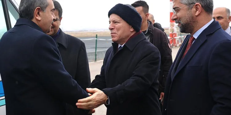 Uşak Belediyesi 14 tane yeni hizmet aracını bünyesine katarak araç filosunu genişletti