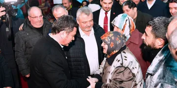 Başkan Erkan Aydın Ramazan Sokağı’nda vatandaşlarla buluştu