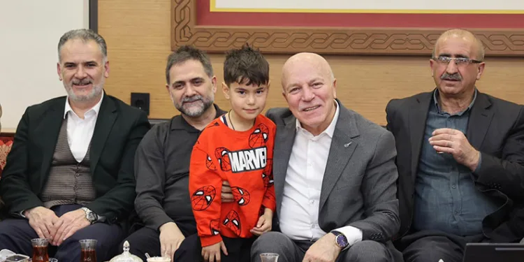 Uşak Belediyesi 14 tane yeni hizmet aracını bünyesine katarak araç filosunu genişletti