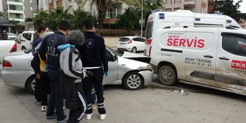 Çanakkale’de yanan araç bomba gibi patladı