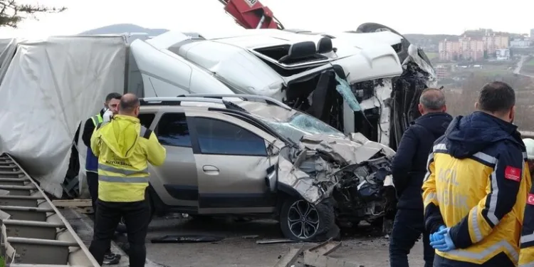 Zonguldak’ta rüşvetle araç muayenesi operasyonunda 11 şüpheli adliyede