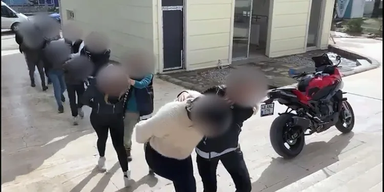 Ermenek’te seyir halindeki otomobil alev alarak yandı