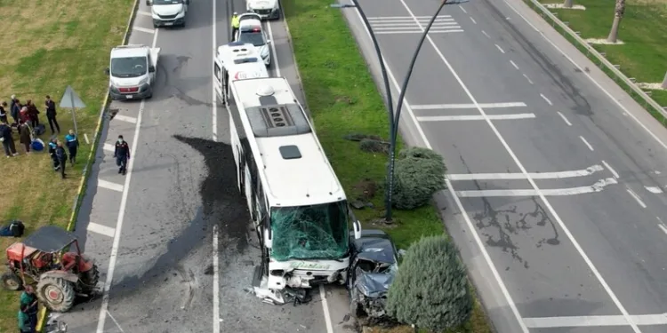 Ermenek’te seyir halindeki otomobil alev alarak yandı