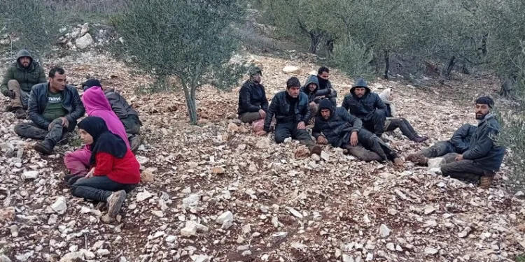 Ermenek’te seyir halindeki otomobil alev alarak yandı
