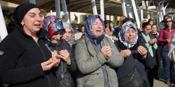 Görev yaptığı adliyede ölü bulunan güvenlik görevlisi gözyaşlarıyla uğurlandı