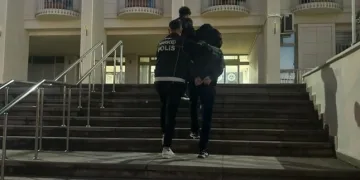 Görev yaptığı adliyede ölü bulunan güvenlik görevlisi gözyaşlarıyla uğurlandı