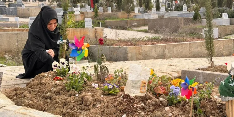 Avustralya polisinden namaz kılan Filistin yanlısı protestoculara sert müdahale