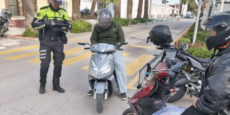 Çanakkale’de yanan araç bomba gibi patladı