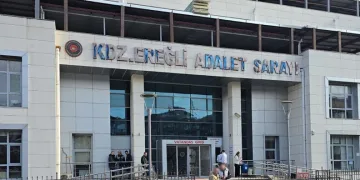 Çanakkale’de yanan araç bomba gibi patladı
