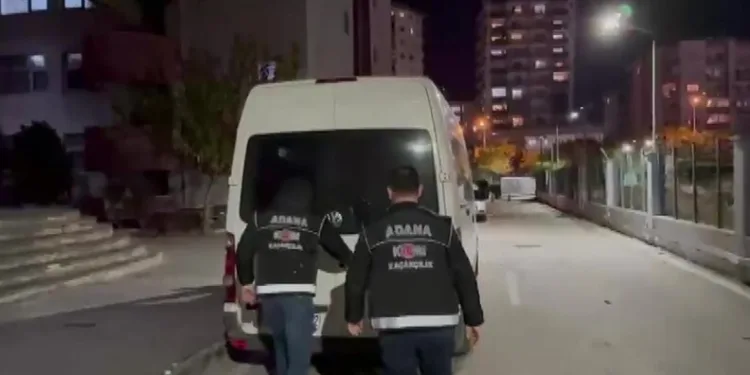Avcılar’da kaza yerini karıştıran kadınlar kamerada