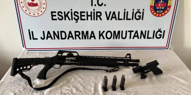 Avcılar’da kaza yerini karıştıran kadınlar kamerada