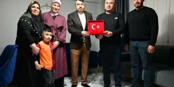 Oktay Yılmaz, şehit er Samet Çaldır’ın ailesine misafir oldu