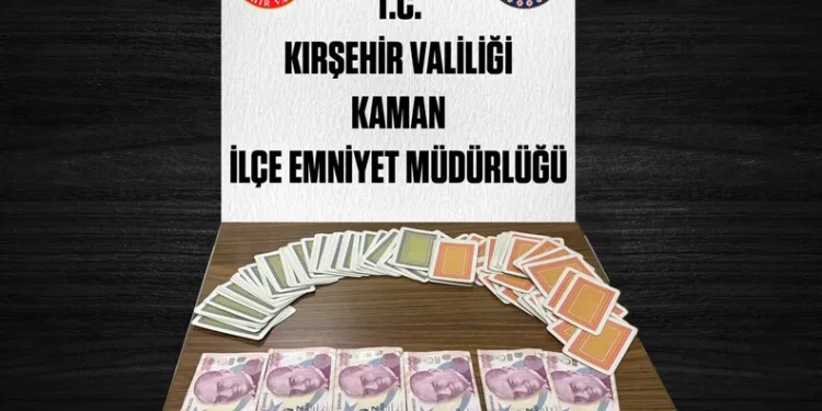 Kaçak tütünleri açıktan taşırken yakalandı