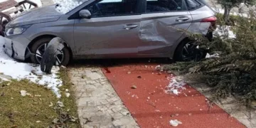 Sarıyer’de elektrikli aracın bataryasında yaşanan parlama kamerada