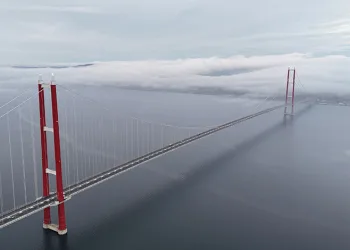 Çanakkale Boğazı gemi geçişlerine kapatıldı