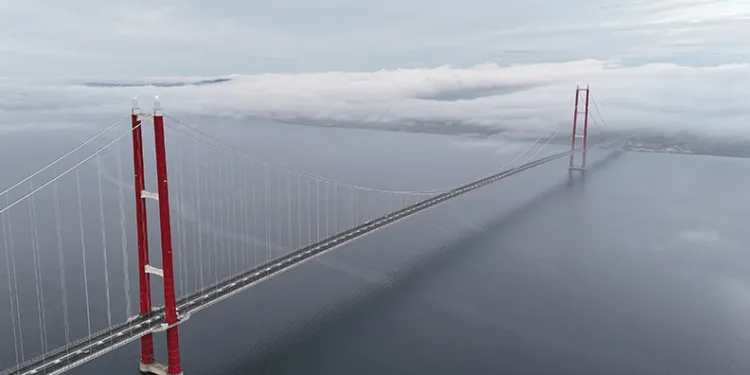 Çanakkale Boğazı gemi geçişlerine kapatıldı