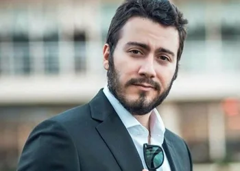 Enes Batur gözaltına alındı