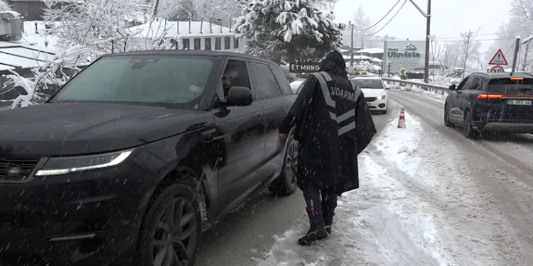 Uludağ’a çıkanlara jandarma izin vermedi