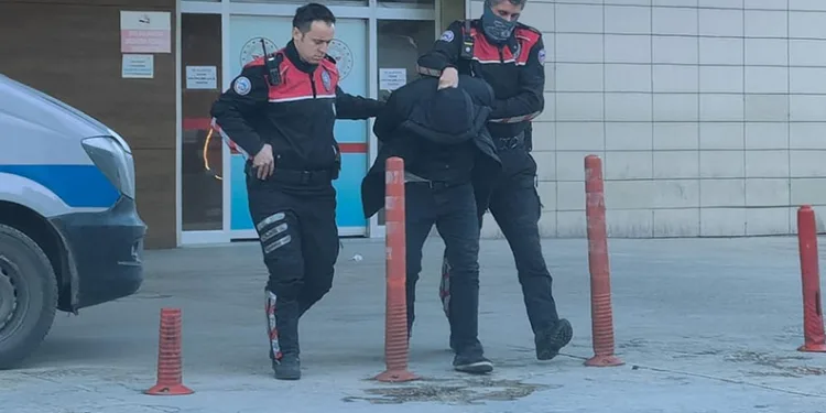 Bursa’da iki ayrı suçtan aranan şüpheli yakalandı