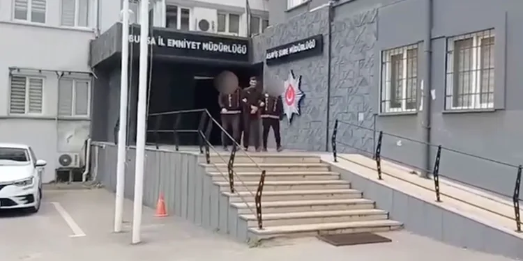 Bursa’da kesinleşmiş hapis cezası bulunan 3 firari yakalandı