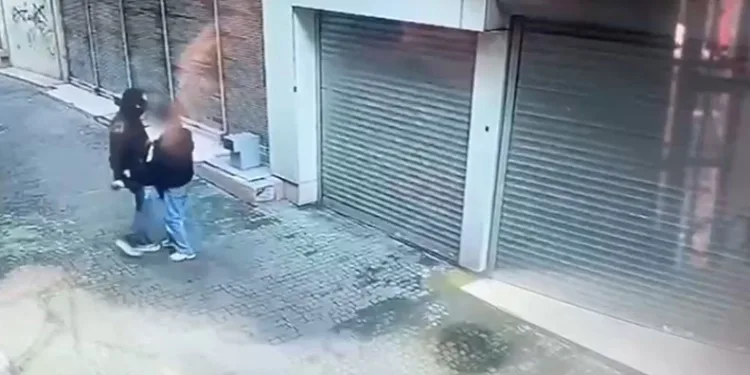 Tornavidalı kar maskeli gaspçı kamerada